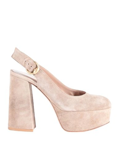 Gianvito Rossi Woman Pumps Sand Size 6 Leather In Beige