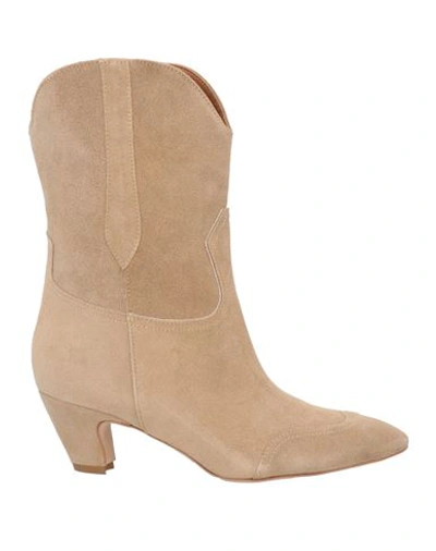 Ovye' By Cristina Lucchi Woman Ankle Boots Sand Size 6 Leather In Beige