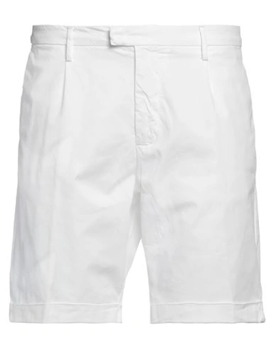History Lab Man Shorts & Bermuda Shorts White Size 40 Cotton, Elastane