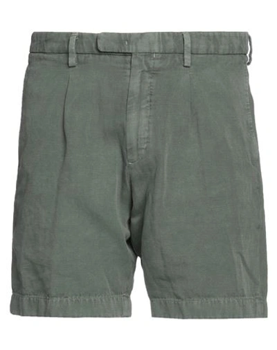Boglioli Man Shorts & Bermuda Shorts Military Green Size 38 Cotton, Linen