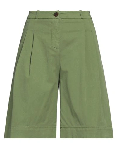 Kiltie Woman Shorts & Bermuda Shorts Green Size 4 Cotton, Tencel, Elastane