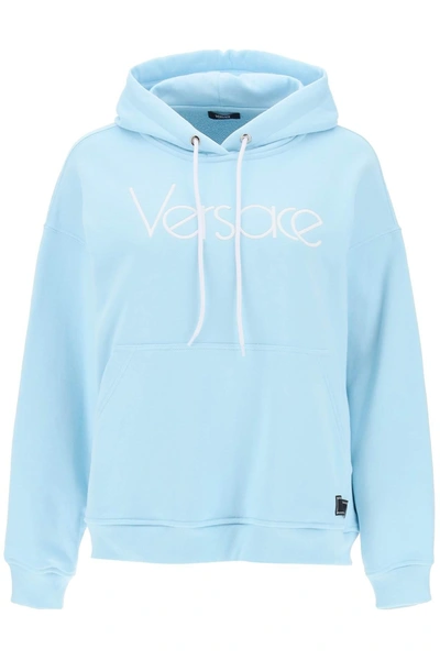 Versace 1978 Re-edition Logo刺绣连帽衫 In Light Blue