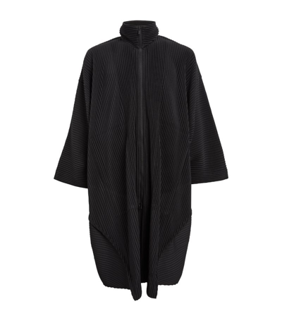 Issey Miyake Pleated Cape Jacket In Black