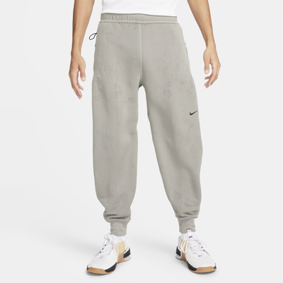 Nike Men's A.p.s. Therma-fit Versatile Pants In Grey