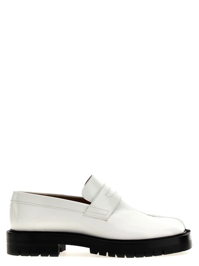 Maison Margiela Tabi County Leather Loafers In White/black