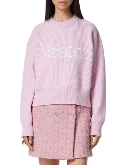 Versace 90s Logo Embroidered Rib Crewneck Sweater In Pale Pink