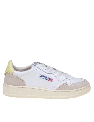 Autry Sneakers In White And Yellow Leather And Suede In Grey