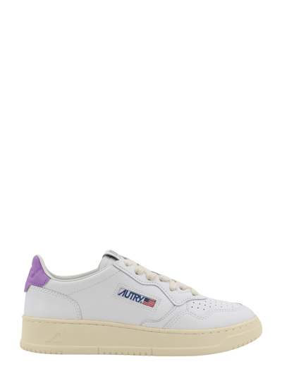 AUTRY LEATHER SNEAKERS WITH BACK CONTRASTING PATCH