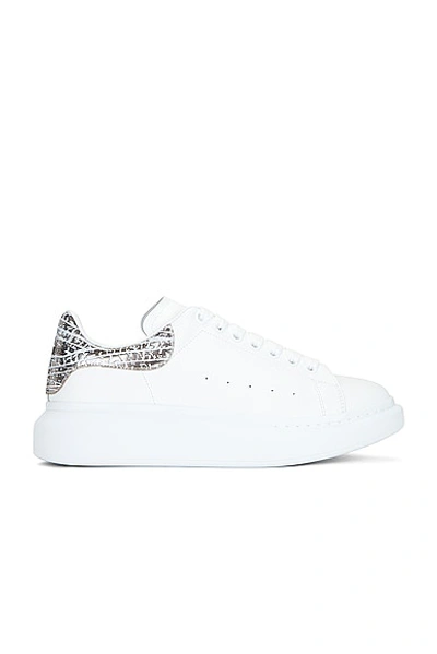 Alexander Mcqueen Oversized Sneaker In White & Silver