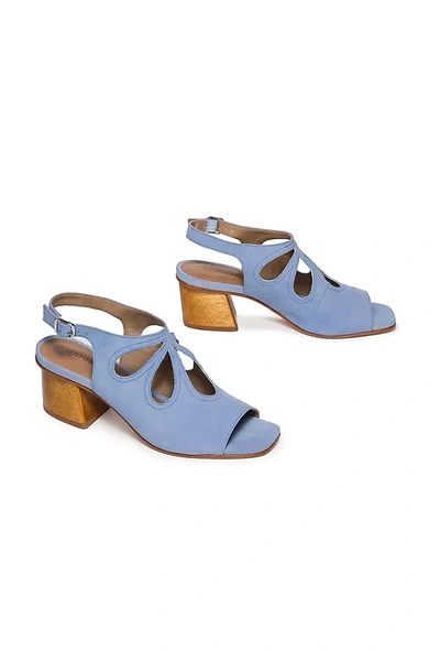 Bernardo Lainey Block Heels In Blue