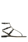 VALENTINO GARAVANI VALENTINO GARAVANI WOMAN BLACK LEATHER ROCKSTUD THONG SANDALS