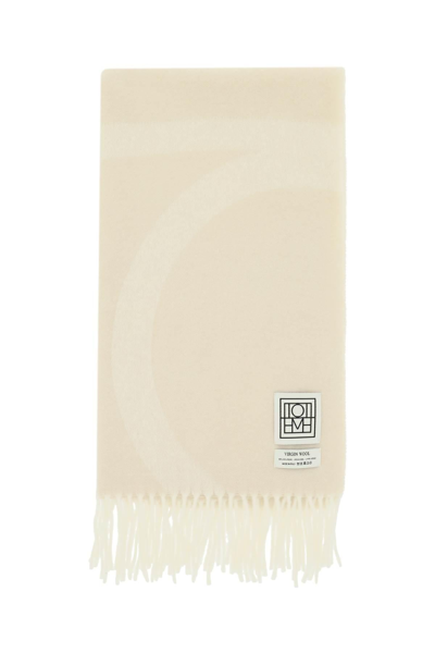 Totême Monogram Jacquard Wool Scarf In White,beige