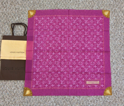 Pre-owned Louis Vuitton New S/s 2006  Denim Monogram Scarf In Pink