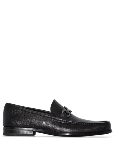 FERRAGAMO BLACK LOAFERS WITH TONAL GANCINI DETAIL IN HAMMERED LEATHER MAN