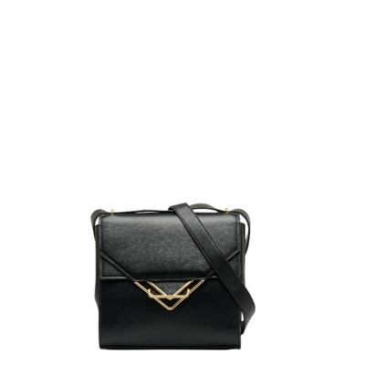 Bottega Veneta The Clip Leather Shoulder Bag In Black