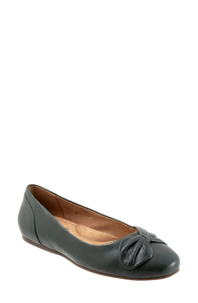 Softwalk Sofia Bow Ballet Flat In Dk Green