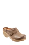 Softwalk Macintyre Clog In Taupe