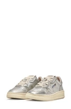 Autry Medalist Low Sneaker In Silver