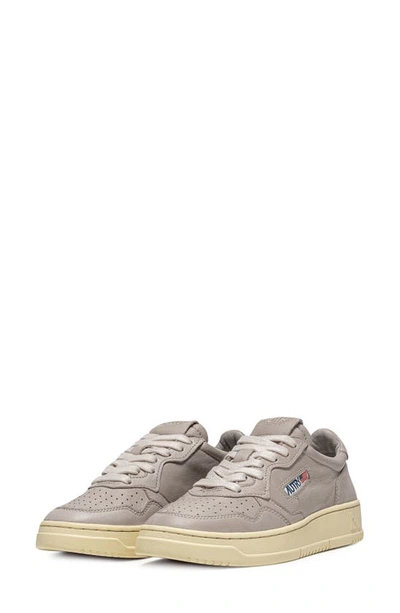 Autry Medalist Low Sneaker In Grey