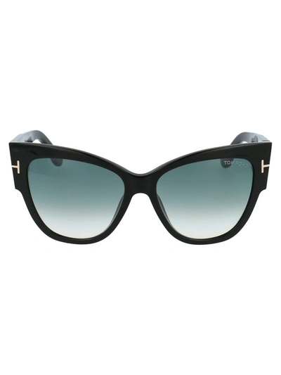 Tom Ford Sunglasses In 01b Black