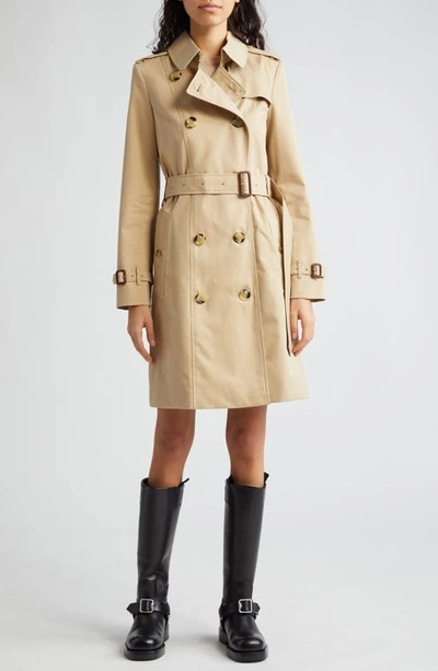 Burberry Chelsea Belted Double-breasted Trench Coat In Honey