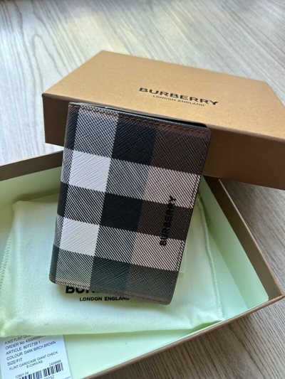 Pre-owned Burberry Check And Leather Folding Card Case 80727391 In Gray