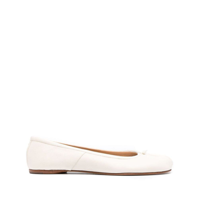 Maison Margiela Split-toe Leather Ballerina Shoes In White