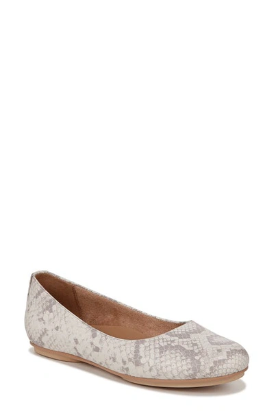 Naturalizer Maxwell Skimmer Flat In White Multi Snake Embossed Leather