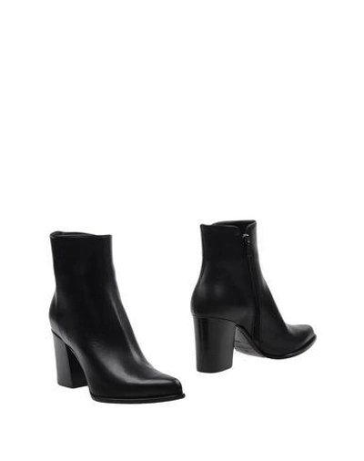 Le Silla Ankle Boot In Black