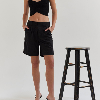Crescent Erin Bermuda Shorts In Black