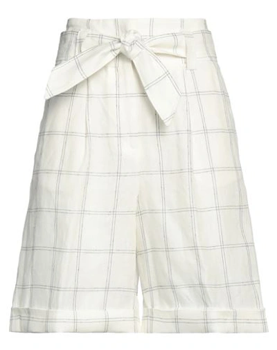 Peserico Woman Shorts & Bermuda Shorts White Size 8 Linen