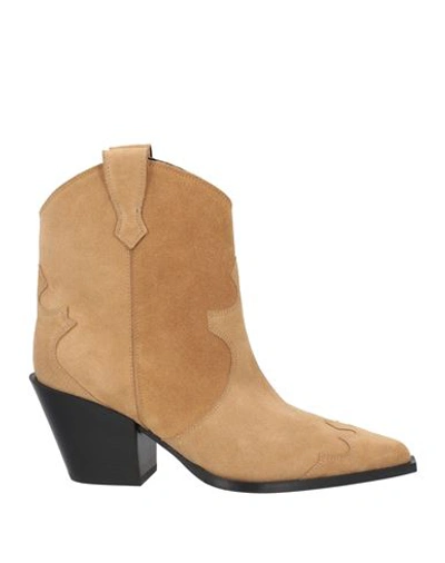 Aeyde Aeydē Woman Ankle Boots Sand Size 8 Leather In Beige