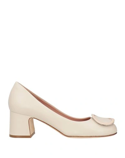 Calpierre Pumps In Off White