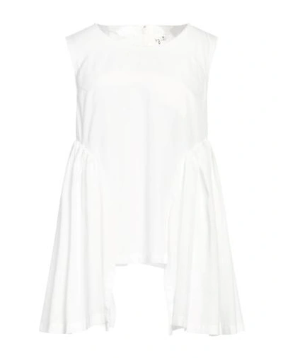 Comme Des Garçons Sleeveless Top In White