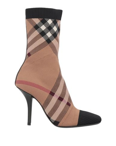 BURBERRY BURBERRY WOMAN ANKLE BOOTS CAMEL SIZE 9 TEXTILE FIBERS