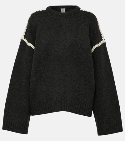 Totême Cashmere-blend Knit Sweater With Embroidered Detail In Grey