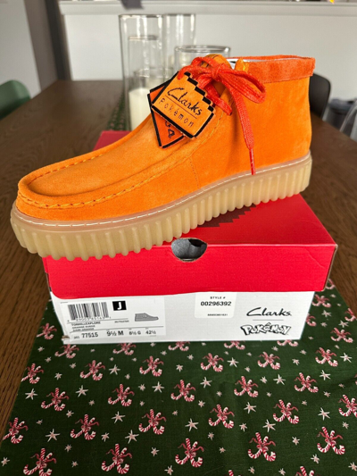 Pre-owned Clarks Torhill X Pokémon Torhill Explore Orange Charmander M 9.5/w11 In Hand