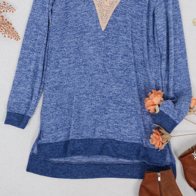 Anna-kaci Two Tone Crochet V Neck Sweater In Blue