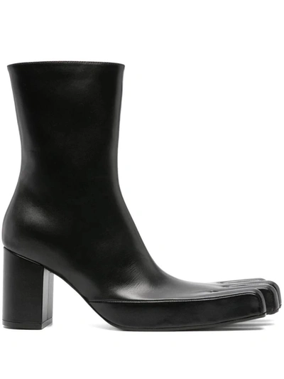 Avavav Boots In Black