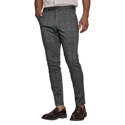 7diamonds Ashton Relaxed Fit Pant In Black In Gray