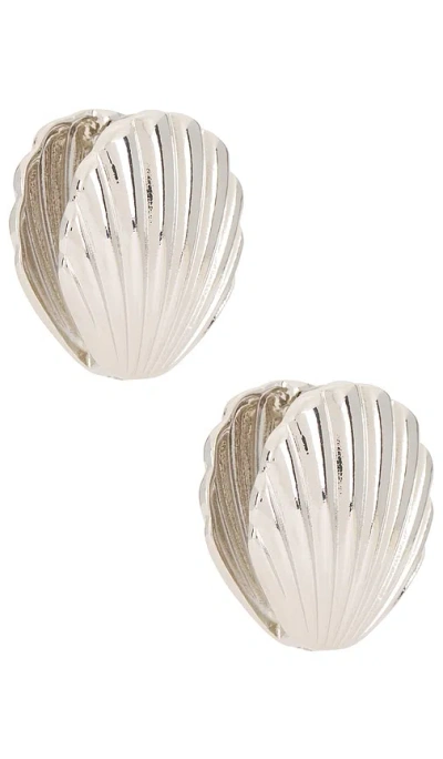 8 Other Reasons Tide Shell Stud Earrings In Metallic