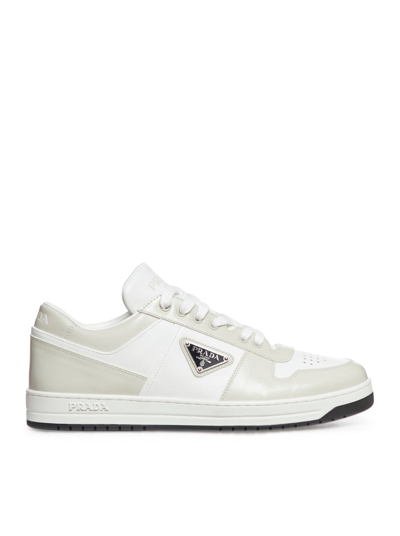 Prada Logo珐琅皮质运动鞋 In White