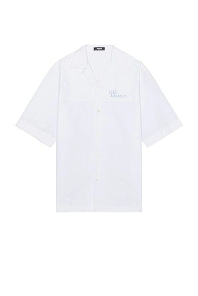 Versace Logo刺绣短袖衬衫 In White