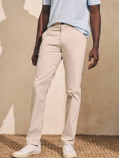 Faherty Movement&trade; Chino Pants (32" Inseam) In Light Sand
