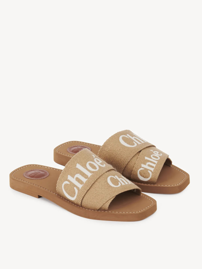 Chloé Woody Logo Embroidered Sandals In Cream