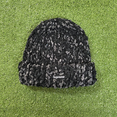 Pre-owned Hype X Supreme Chenille Beanie In Black