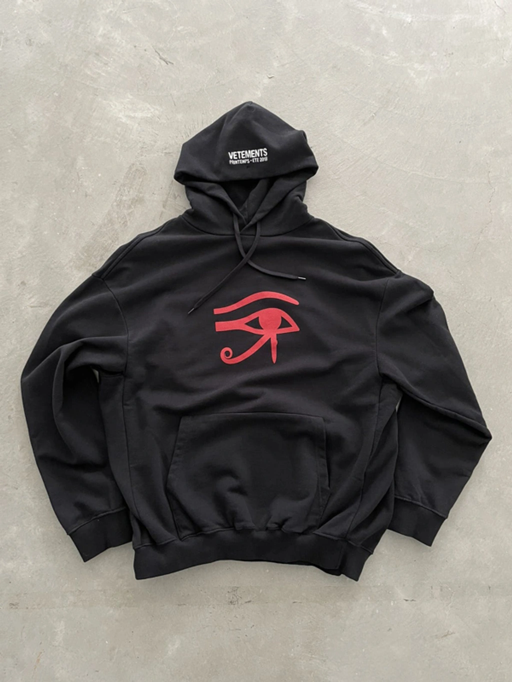 Pre-owned Vetements Ss18 Eye Of Horus Hoodie In Black | ModeSens