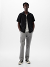 GAP MODERN KHAKIS IN STRAIGHT FIT WITH GAPFLEX