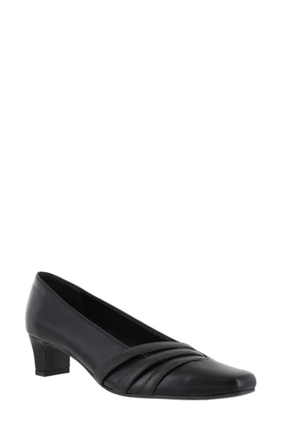 Easy Street Entice Block Heel Pump In Black/lizard