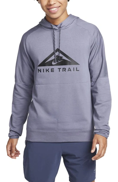 Nike Men's Trail Magic Hour Dri-fit Running Hoodie In Light Carbon/ Black